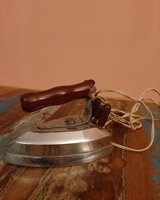 Ferro da stiro elettrico vintae Electrolar