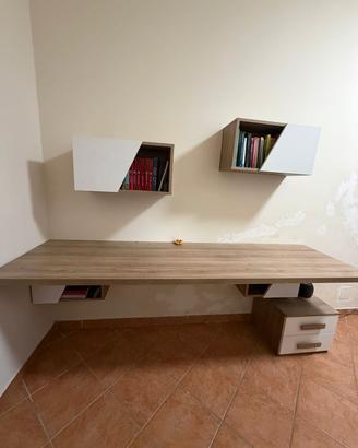 Scrivania moderna sospesa + pensili design 