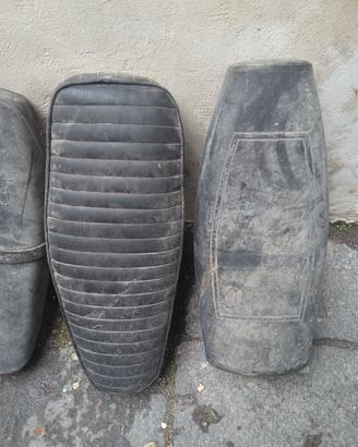 coppia di selle per vespa vintage 