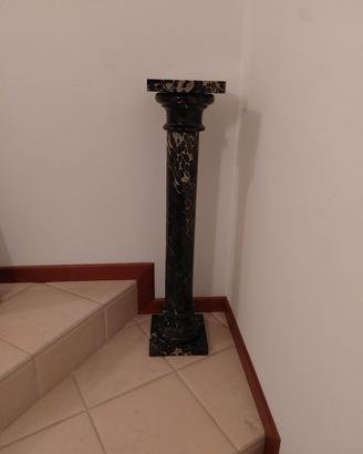 Colonna decorativa in marmo portoro nero 