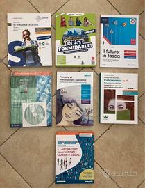 Libri di testo scolastici nuovi mai usati