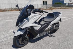KYMCO AK 550