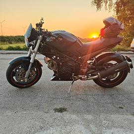 Monster 750 anno 1999 Carburatori