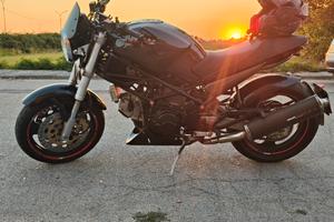 Monster 750 anno 1999 Carburatori