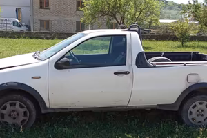 Fiat strada per pezzi di ricambio