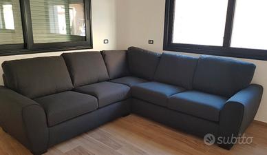 Divano angolare Poltronesofà nuovo