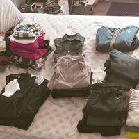 Abbigliamento assortito per stagione autunnale
