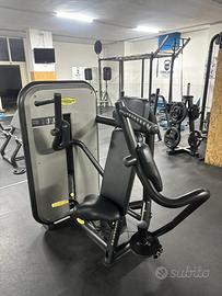 Pectoral mach technogym element
