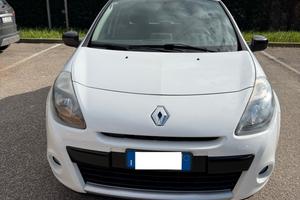 Renault Clio 1.2 - NEOP. - NAV. - 12 MESI DI GARAN