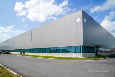 Immobile di 12000 m² con 5 locali a Medicina