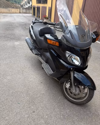 Suzuki burgman 650