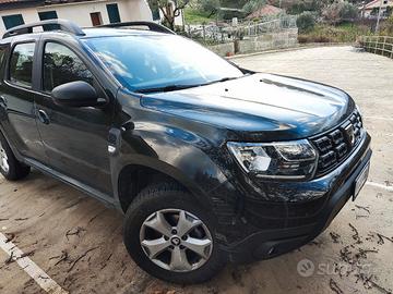 Dacia Duster 2018 nera