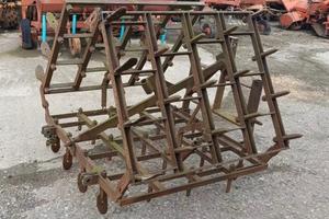 Erpice pieghevole per trattore agricolo