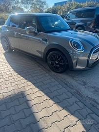Mini One 5 Porte con tagliandi regolari