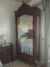 Vetrina in legno massello