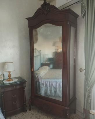 Vetrina in legno massello