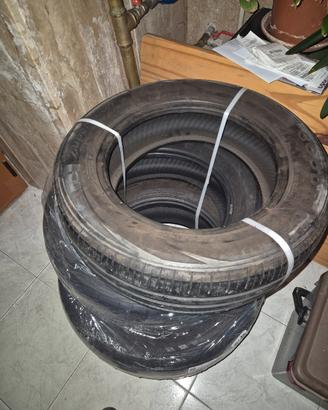 4 gomme 175 65 R14 82T