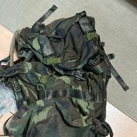 Zaino militare con schienale