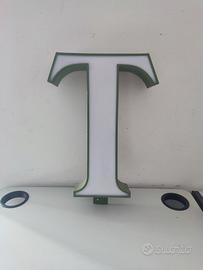 Lettera in metallo 