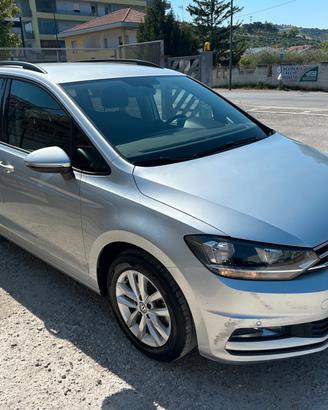 Volkswagen Touran 1.6 TDI Highline BlueMotion Tech