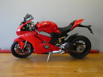 Ducati Panigale V4 BASE