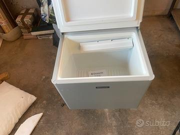 Frigorifero  portabile trivalente da campeggio