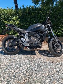 Yamaha MT- 07(09-2016)-Scarico Akrapovic+accessori