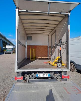 Noleggio furgone con conducente