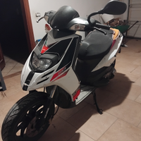 Scooter aprilia sr 50