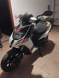 Scooter aprilia sr 50
