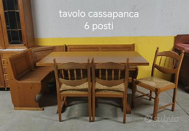 Tavolo con cassapanca e sedie + mobile credenza