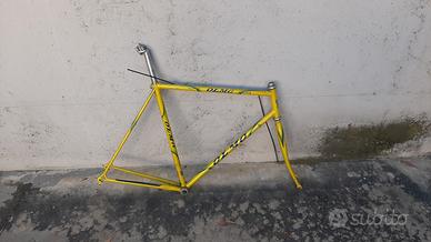 un telaio OLMO anni '80