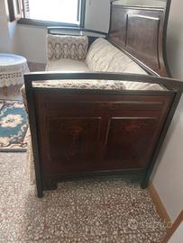 Ottomana antica in ferro