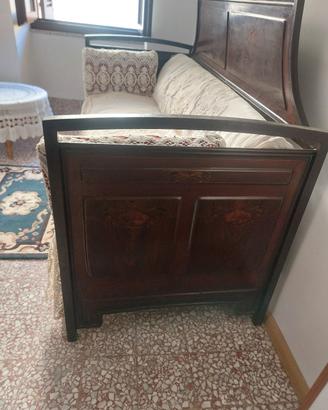 Ottomana antica in ferro