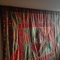 Mezzero indiano ricamato cm.220x190h