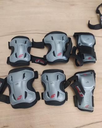 Due set di protezioni pattini skate