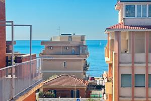 Attico vista mare Ostia