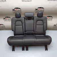 Sedile posteriore in pelle nero 2022 tesla model y