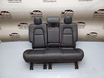 Sedile posteriore in pelle nero 2022 tesla model y