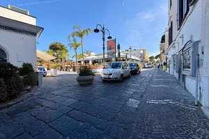 NEGOZIO A ISCHIA