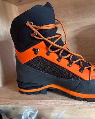 Scarpe da trekking e caccia