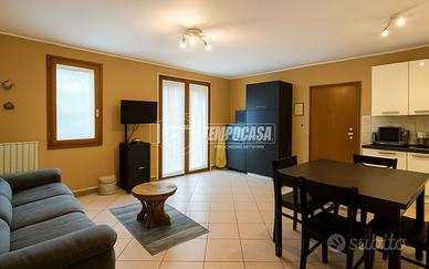 LUMINOSO APPARTAMENTO SU 2 LIVELLI CON TERRAZZO E