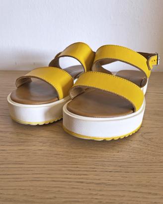 Sandali gialli plateau Primadonna Made in Italy