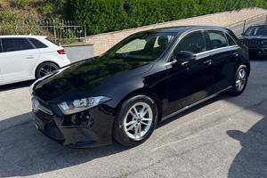 MERCEDES-BENZ A 180 d Automatic Business