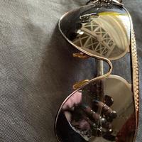 Occhiali con farfalle