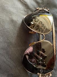 Occhiali con farfalle