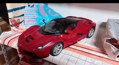 Modellino ferrari statica