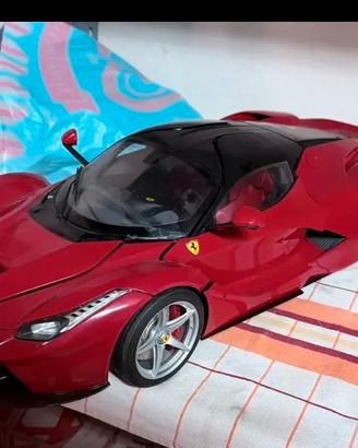 Modellino ferrari statica