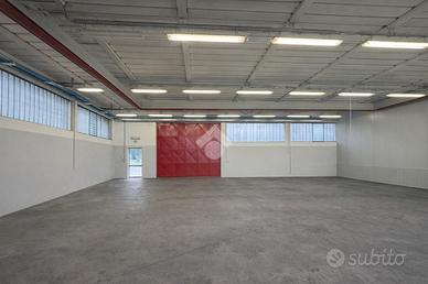 CAPANNONE A PIOMBINO DESE