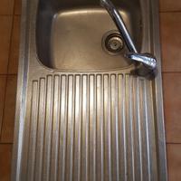 lavabo in acciaio